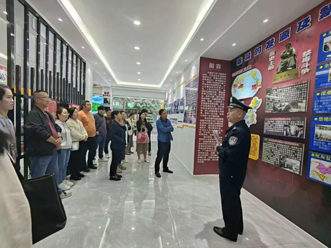 參觀學習.jpg