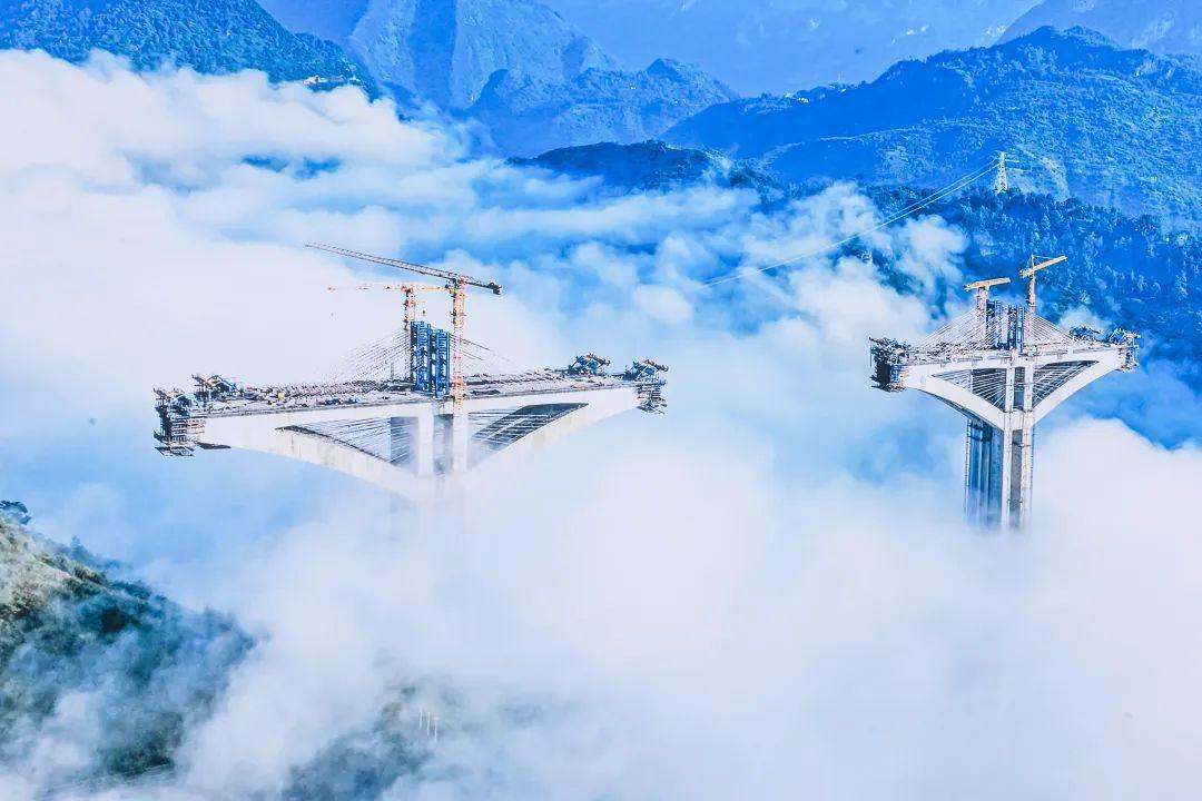 正在施工中的六枝特大橋.jpg