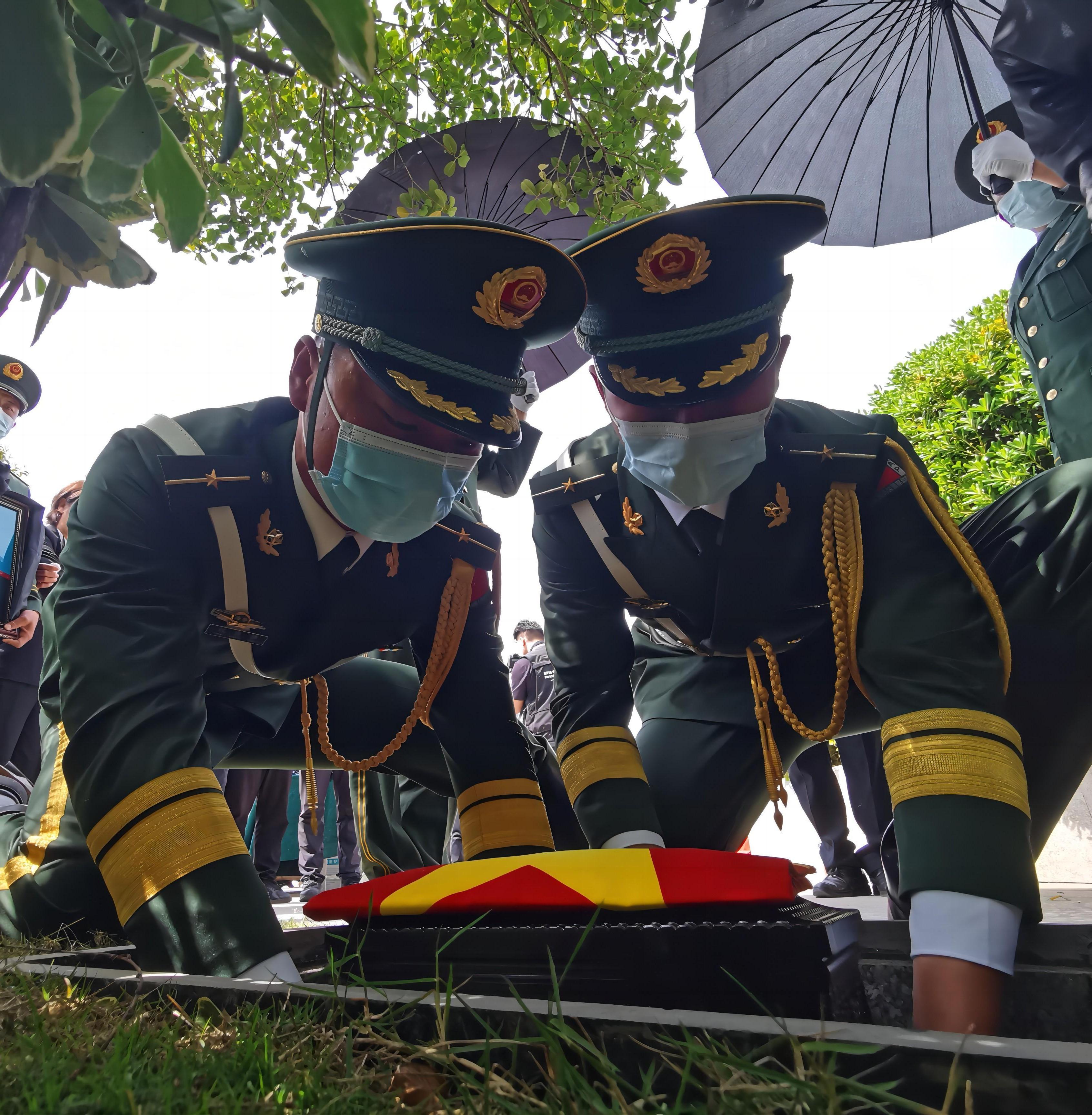 汪曉龍，我們送你回家！